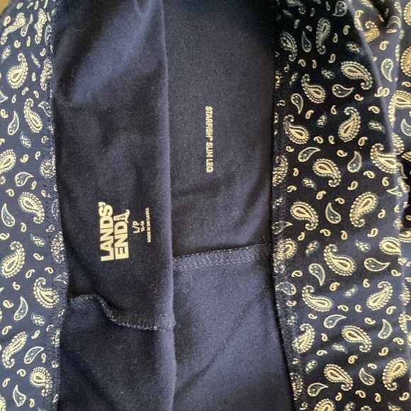 Lady’s Paisley Print Knit Leggings - Picture 2 of 3